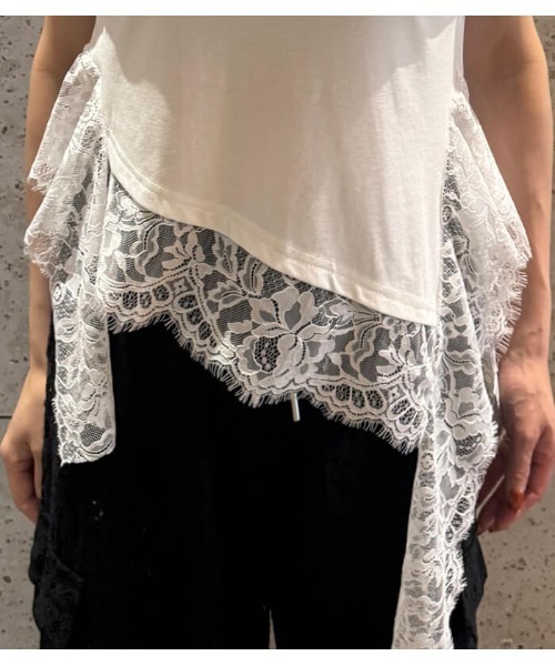 Desert Rose(デザートローズ)の「【DESERT ROSE/デザートローズ】アシンメトリーレースヘムプルオーバー(Tシャツ/カットソー・レディース・ブラック/ホワイト・FREE)」の3枚目の写真