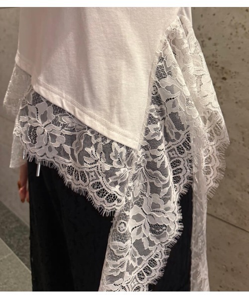 Desert Rose(デザートローズ)の「【DESERT ROSE/デザートローズ】アシンメトリーレースヘムプルオーバー(Tシャツ/カットソー・レディース・ブラック/ホワイト・FREE)」の4枚目の写真