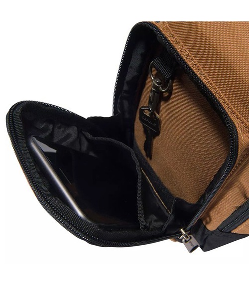 Carhartt(カーハート)の「Carhartt CrossBody ZIP Bag(ショルダーバッグ・メンズ・ブラック/ブラウン/グリーン系その他・FREE)」の13枚目の写真