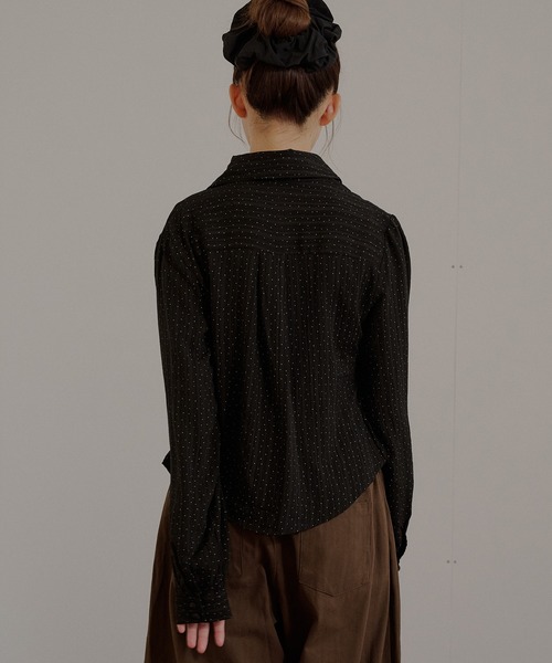 MUHET(ミュエータ)の「gather design shirt blouse / ギャザーデザインブラウス(シャツ/ブラウス・レディース・ネイビー/オフホワイト/ブラック・FREE)」の20枚目の写真