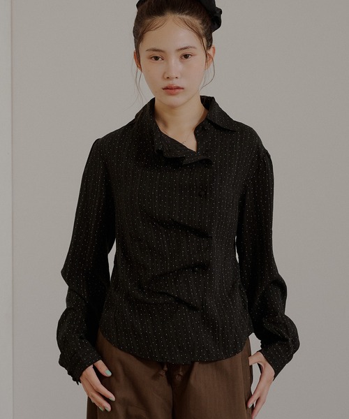 MUHET(ミュエータ)の「gather design shirt blouse / ギャザーデザインブラウス(シャツ/ブラウス・レディース・ネイビー/オフホワイト/ブラック・FREE)」の18枚目の写真