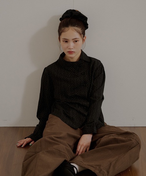MUHET(ミュエータ)の「gather design shirt blouse / ギャザーデザインブラウス(シャツ/ブラウス・レディース・ネイビー/オフホワイト/ブラック・FREE)」の22枚目の写真