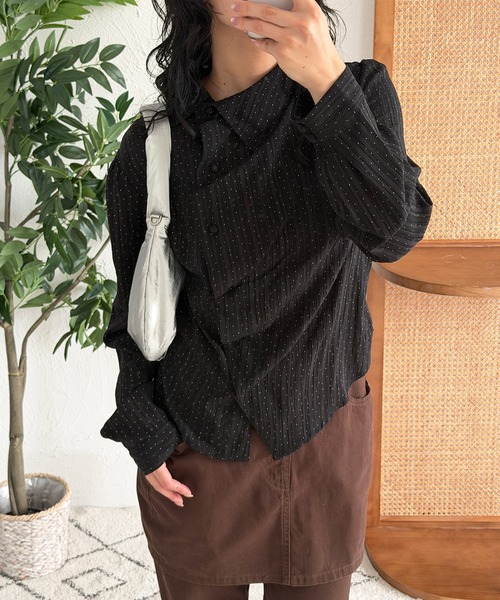 MUHET(ミュエータ)の「gather design shirt blouse / ギャザーデザインブラウス(シャツ/ブラウス・レディース・ネイビー/オフホワイト/ブラック・FREE)」の16枚目の写真