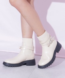 JILL by JILL STUART（ジルバイジルスチュアート）の「ダブルベルトショートブーツ（ブーツ・レディース）」