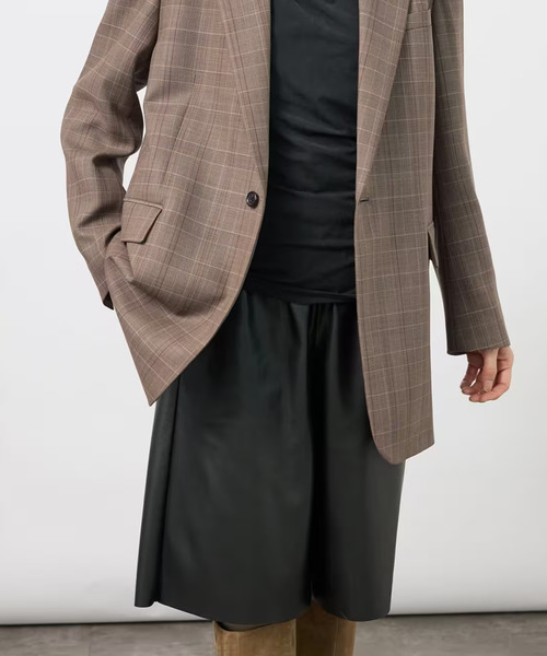 VERMEIL par iena(ヴェルメイユパーイエナ)の「Faux Leather イージーショーツ(その他パンツ・レディース・ブラウン/ブラック・36/38)」の1枚目の写真