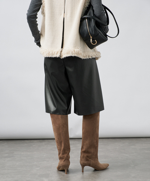 VERMEIL par iena(ヴェルメイユパーイエナ)の「Faux Leather イージーショーツ(その他パンツ・レディース・ブラウン/ブラック・36/38)」の8枚目の写真