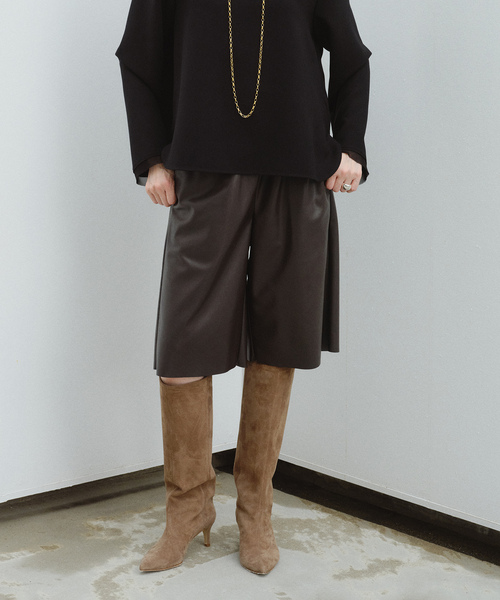 VERMEIL par iena(ヴェルメイユパーイエナ)の「Faux Leather イージーショーツ(その他パンツ・レディース・ブラウン/ブラック・36/38)」の11枚目の写真