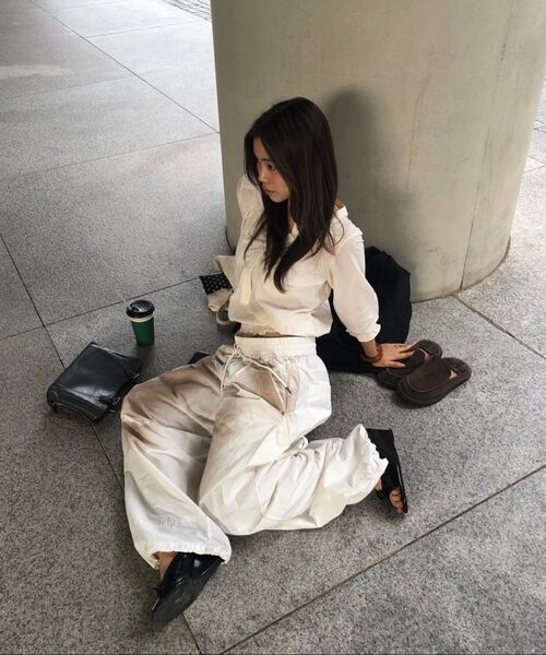 NIGHTWORKDEPT(ナイトワークデプト)の「Dust Nylon Wide Pants_White(その他パンツ・レディース・その他・SMALL/MEDIUM)」の4枚目の写真