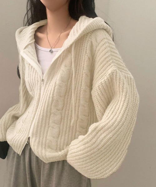 Ritzy(リッツィー)の「ケーブル編み ダブルジップパーカーニット(カーディガン/ボレロ・レディース・ダークグレー/ベージュ・FREE)」の4枚目の写真