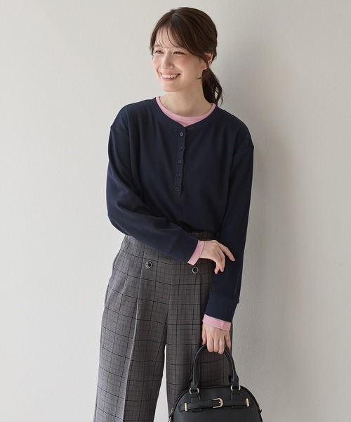 Honeys(ハニーズ)の「ヘンリーネックトップス(Tシャツ/カットソー・レディース・グリーン/ダークパープル/ネイビー/スミクロ・M/L/LL)」の10枚目の写真