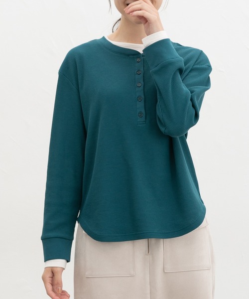 Honeys(ハニーズ)の「ヘンリーネックトップス(Tシャツ/カットソー・レディース・グリーン/ダークパープル/ネイビー/スミクロ・M/L/LL)」の16枚目の写真