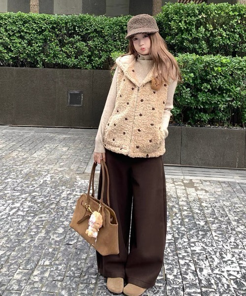 AVYL(アヴィル)の「もこもこボアフードベスト(ベスト・レディース・ブラウン・M)」の8枚目の写真