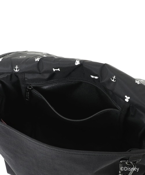 Manhattan Portage(マンハッタンポーテージ)の「NYLON MESSENGER BAG JR (SM) BACK POCKET W/ DIVIDER MAGNET / MICKEY / 26(メッセンジャーバッグ・レディース・ブラック・SMALL)」の10枚目の写真