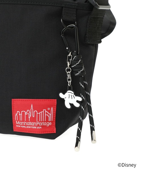 Manhattan Portage(マンハッタンポーテージ)の「NYLON MESSENGER BAG JR (SM) BACK POCKET W/ DIVIDER MAGNET / MICKEY / 26(メッセンジャーバッグ・レディース・ブラック・SMALL)」の3枚目の写真