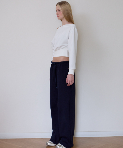 ROSEFRANTZ（ロゼフランツ）の「Crop Off Shoulder Sweatshirt [Ivory]（スウェット・レディース・アイボリー・OS）」の3枚目の写真