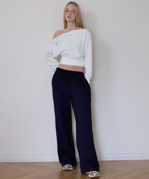 ROSEFRANTZ（ロゼフランツ）の「Crop Off Shoulder Sweatshirt [Ivory]（スウェット・レディース・アイボリー・OS）」の5枚目の写真