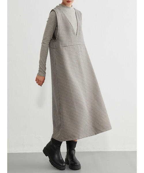 Sew loop（ソーループ）の「小紋柄風ジャカード織りVネックジャンパースカート（ジャンパースカート・レディース・グレー・M/L）」の6枚目の写真