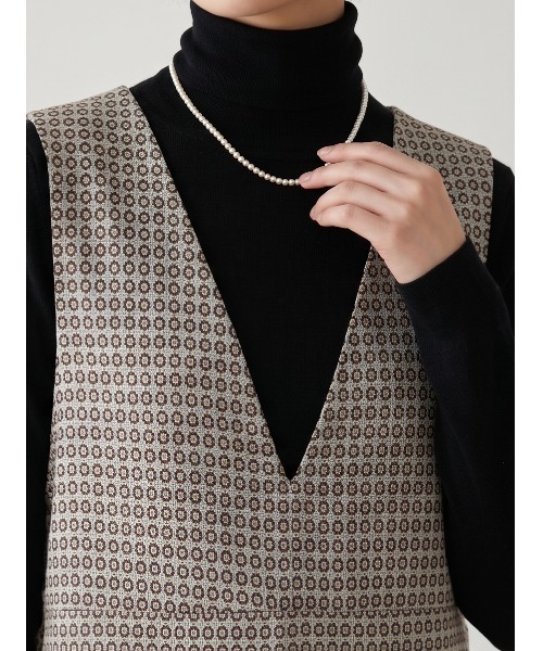 Sew loop（ソーループ）の「小紋柄風ジャカード織りVネックジャンパースカート（ジャンパースカート・レディース・グレー・M/L）」の10枚目の写真