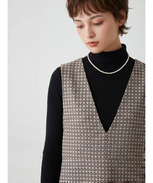 Sew loop（ソーループ）の「小紋柄風ジャカード織りVネックジャンパースカート（ジャンパースカート・レディース・グレー・M/L）」の12枚目の写真