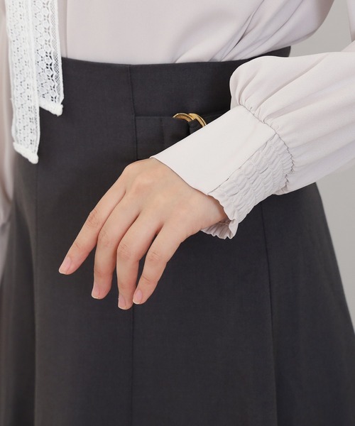 TRUDEA(トルディア)の「レースリボンタイ取り外し2WAYブラウス(長袖/オフィス/セレモニー)(ビジネスシャツ・レディース・ブラック/ホワイト/グレイッシュベージュ・LARGE/MEDIUM)」の22枚目の写真