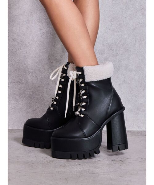 GYDA(ジェイダ)の「chainレースアップボアショートブーツ(ブーツ・レディース・ベージュ/ブラック・LARGE/MEDIUM/SMALL)」の19枚目の写真