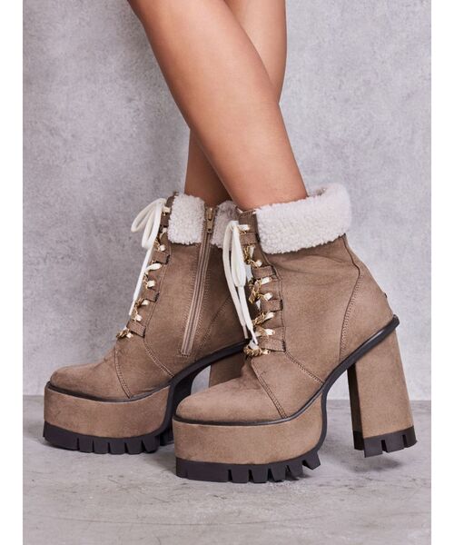 GYDA(ジェイダ)の「chainレースアップボアショートブーツ(ブーツ・レディース・ベージュ/ブラック・LARGE/MEDIUM/SMALL)」の22枚目の写真