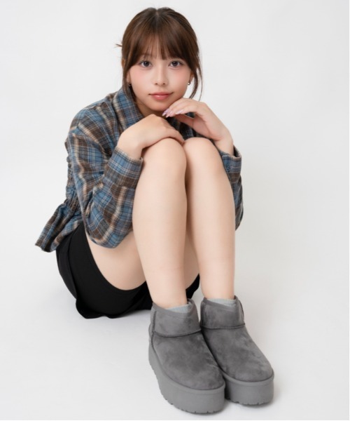 GORGE（ゴージ）の「ムートンショートブーツ｜全3色（ブーツ・レディース・ブラック/チャコール/ライトベージュ・L/M/LL/S）」の19枚目の写真