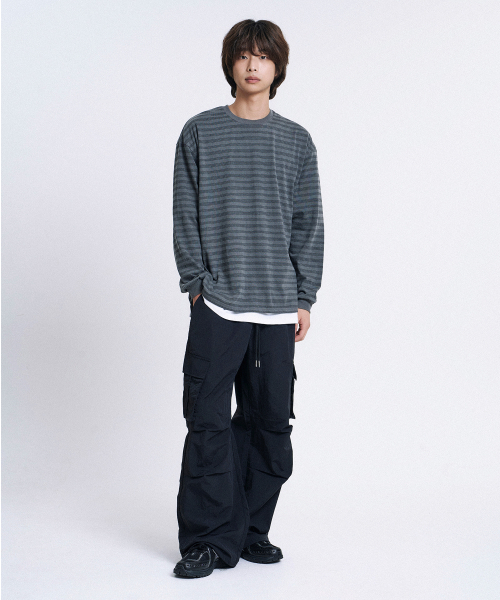 MOOVN(ムブン)の「ESSENTIALS PIGMENT ストライプ ロングスリーブTシャツ チャコール(Tシャツ/カットソー・レディース・その他・SMALL/MEDIUM/LARGE)」の3枚目の写真