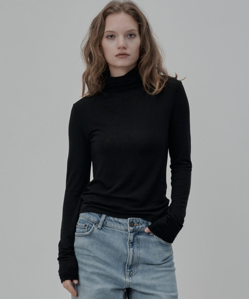 DEARMYDEER(ディアマイディア)の「エッセンシャル ウール タートルネック (4カラー)(Tシャツ/カットソー・レディース・ライトパープル/ブラック/スカイブルー/ホワイト・FREE)」の3枚目の写真
