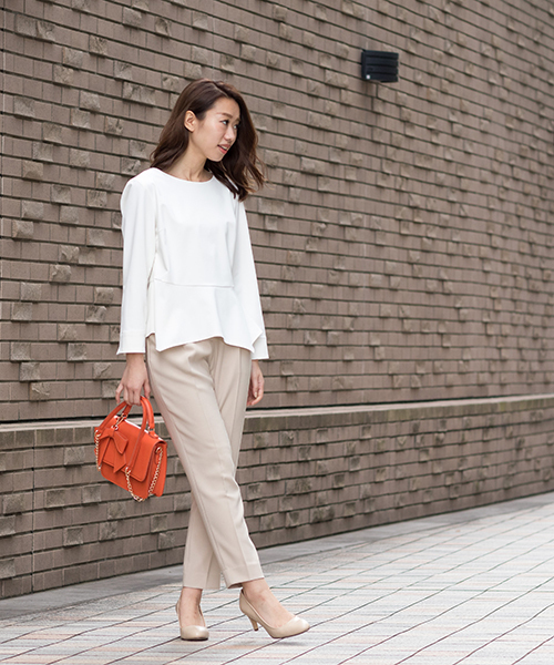 NATURAL BEAUTY BASIC（ナチュラルビューティーベーシック）の「チャームリボンハンドショルダーバッグ（ショルダーバッグ・レディース・ブラック/ベージュ/オレンジ・ﾌﾘ-）」の14枚目の写真