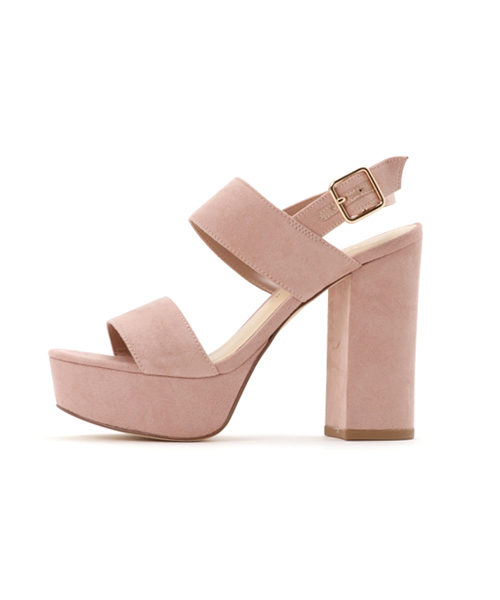 CHARLES & KEITH（チャールズ & キース）の「チャンキープラットフォームサンダル / CHUNKY PLATFORM SANDALS（サンダル・レディース・ブラック/アイボリー/ライトベージュ・24.5cm/24cm/22.5cm/23.5cm/22cm/23cm）」の4枚目の写真
