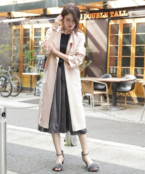 Andemiu（アンデミュウ）の「トロミトレンチコート768895（トレンチコート・レディース・ベージュ/ピンク/グレー・MEDIUM/SMALL）」の4枚目の写真