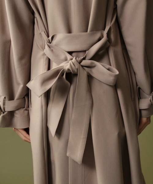 Andemiu（アンデミュウ）の「トロミトレンチコート768895（トレンチコート・レディース・ベージュ/ピンク/グレー・MEDIUM/SMALL）」の11枚目の写真