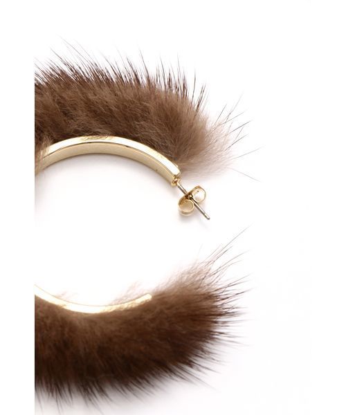 JILL STUART(ジルスチュアート)の「◆ミンクフープピアス(ピアス(両耳用)・レディース・ブラウン/グレー・フリ-)」の5枚目の写真