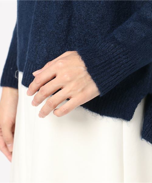 KOBE LETTUCE（コウベレタス）の「ふわもち柔らかニットの質感にやみつき！2WAY☆ヤクウール風オフタートルネックニットトップス/レディースセーター[C2960]神戸レタス（ニット/セーター・レディース・オフホワイト/ベージュ/ピンク/レッド/チャコールグレー/ネイビー/ブラック・FREE）」の11枚目の写真
