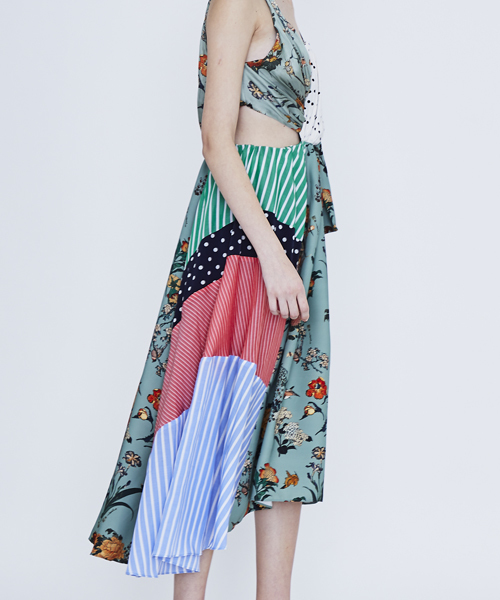 UNITED TOKYO（ユナイテッドトウキョウ）の「ホクサイフラワープリントワンピース（ワンピース・レディース・ホワイト/グリーン・1）」の8枚目の写真