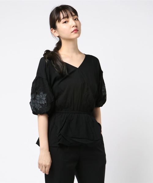 GeeRA(ジーラ)の「袖刺しゅう前後着れる2WAYチュニック(その他トップス・レディース・ブラック/オフホワイト/ピンク・MEDIUM/LARGE/X-LARGE/XX-LARGE)」の7枚目の写真