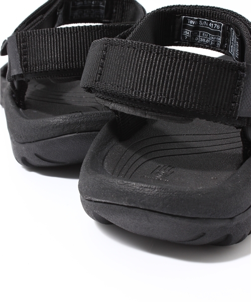 BEAUTY&YOUTH UNITED ARROWS(ビューティーアンドユースユナイテッドアローズ)の「BYBC Teva HURRICANE サンダル(サンダル・レディース・ホワイト/ブラック・6/7)」の10枚目の写真