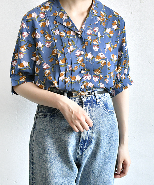 PairPair（ペアペア）の「タック入り花柄カイキンシャツ（シャツ/ブラウス・レディース・ブラック/オフホワイト/ブルー・FREE）」の3枚目の写真