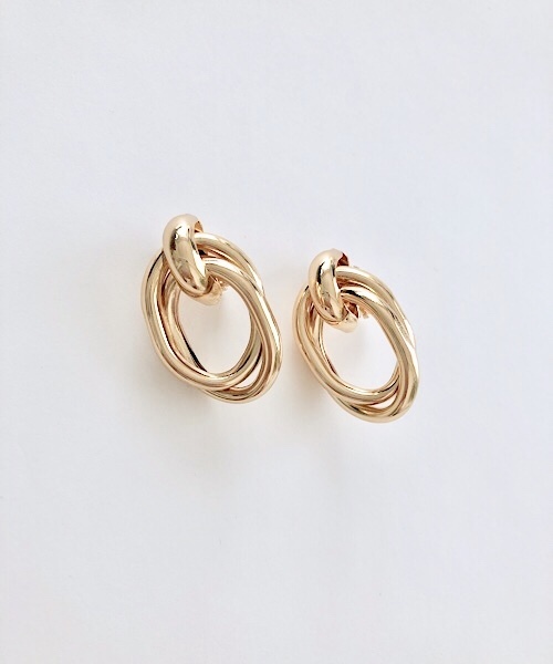 TIMELESS&THREE（タイムレスアンドスリー）の「メタルデザインイヤリング（イヤリング・レディース・A/B/C/D/E/F/G/H/I/J/K/L/M/N/O/P/Q/R/S/T/U/V/W/X/Y/Z・FREE）」の3枚目の写真