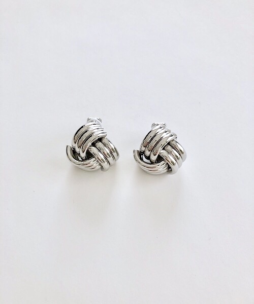 TIMELESS&THREE（タイムレスアンドスリー）の「メタルデザインイヤリング（イヤリング・レディース・A/B/C/D/E/F/G/H/I/J/K/L/M/N/O/P/Q/R/S/T/U/V/W/X/Y/Z・FREE）」の9枚目の写真