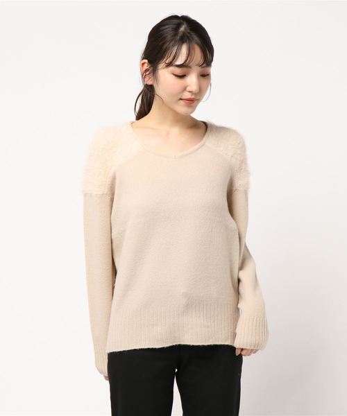 12Twelve Agenda(トゥエルブ アジェンダ)の「Vネックフェザー切替ゆるニットプルオーバー(ニット/セーター・レディース・ライトグレー/ベージュ/ラベンダー・M)」の3枚目の写真