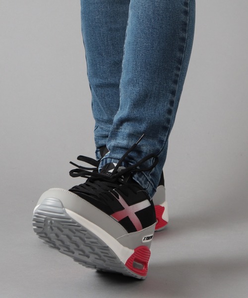 KOM ORIGINAL（ケーオーエム オリジナル）の「【X TOKYO】 メンズカジュアル ハイテクスニーカー（スニーカー・メンズ・ブラック×グリーン/ブラック×レッド・25/25.5/26/26.5/27/28）」の3枚目の写真