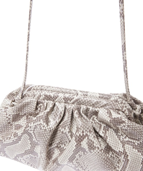 Edit Sheen（エディットシーン）の「ギャザー2wayクラッチ（クラッチバッグ・レディース・ブラック/アイボリー/パイソン・FREE）」の19枚目の写真