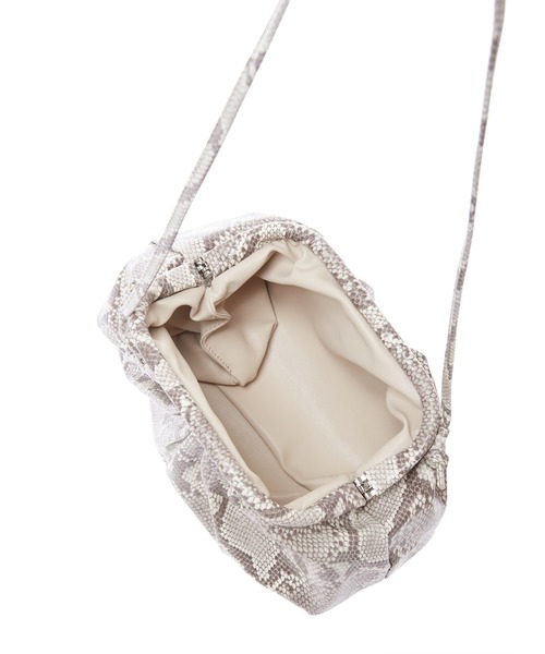 Edit Sheen（エディットシーン）の「ギャザー2wayクラッチ（クラッチバッグ・レディース・ブラック/アイボリー/パイソン・FREE）」の18枚目の写真