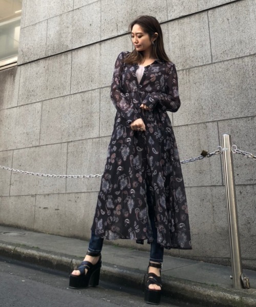 ENVYM（アンビー）の「バックスリット２ｗａｙペイズリーガウン（その他アウター・レディース・ホワイト/ブラック/グリーン・FREE）」の6枚目の写真