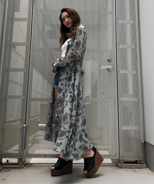 ENVYM（アンビー）の「バックスリット２ｗａｙペイズリーガウン（その他アウター・レディース・ホワイト/ブラック/グリーン・FREE）」の13枚目の写真