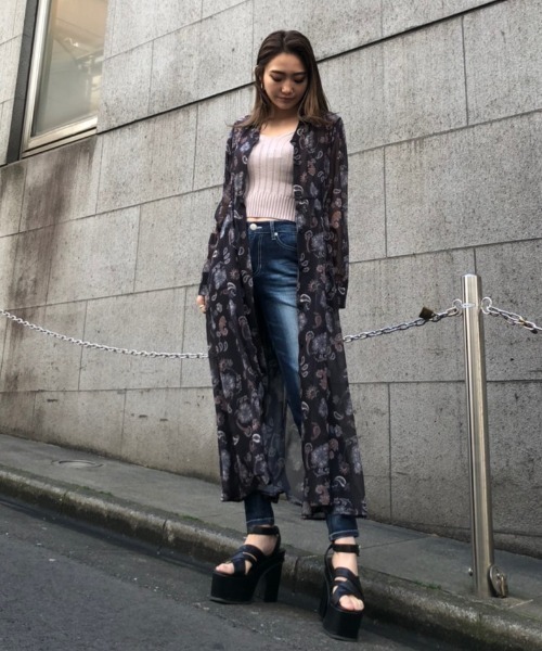 ENVYM（アンビー）の「バックスリット２ｗａｙペイズリーガウン（その他アウター・レディース・ホワイト/ブラック/グリーン・FREE）」の16枚目の写真