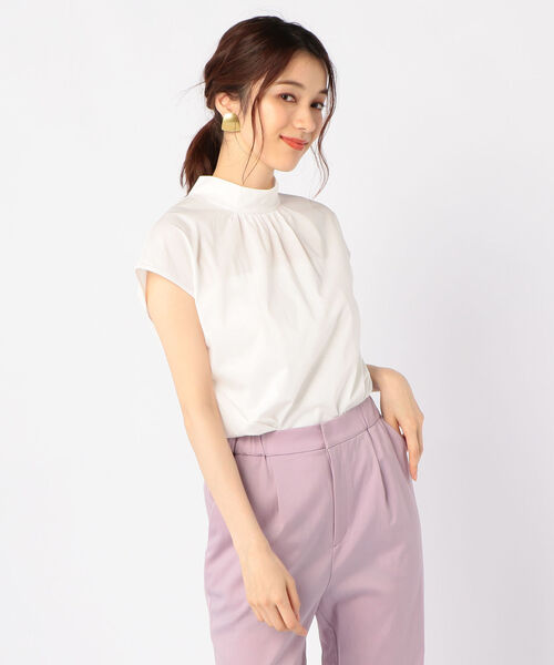 NOLLEY’S(ノーリーズ)の「ハイゲージ天竺ハイネックプルオーバーカットソー(Tシャツ/カットソー・レディース・ホワイト/ダークブラウン/グレイッシュブルー/ベビーピンク・36/38)」の2枚目の写真