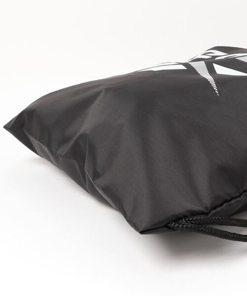 Reebok（リーボック）の「トレーニング エッセンシャルズ ジム サック / Training Essentials Gym Sack（エコバッグ/サブバッグ・メンズ・ブラック/ピンク/ピンク系その他/ブラック×ホワイト/ネイビー/ライトグレー/ブルー・FREE）」の14枚目の写真